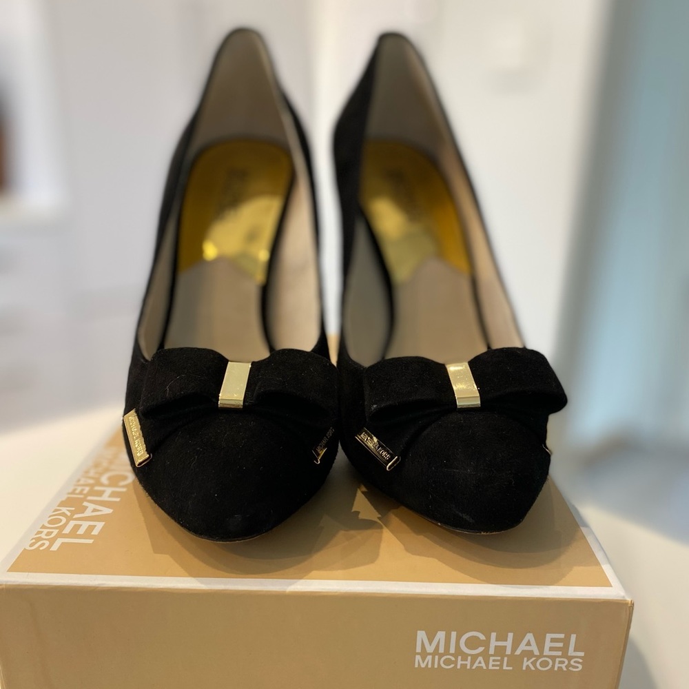 Michael Kors heels size 10 in black suede